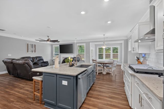 8320 Running Fern Way, Willow Springs, NC 27592