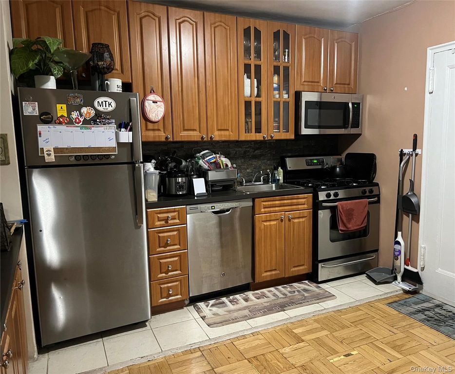 162-41 Powell's Cove Boulevard 1L, Whitestone, NY 11357