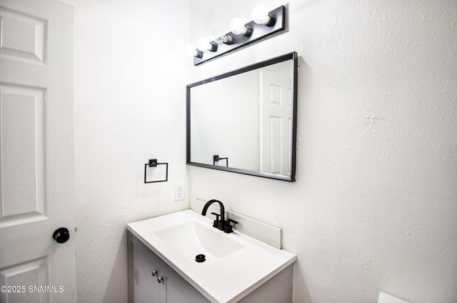 1306 Wyoming Avenue 4, Las Cruces, NM 88001