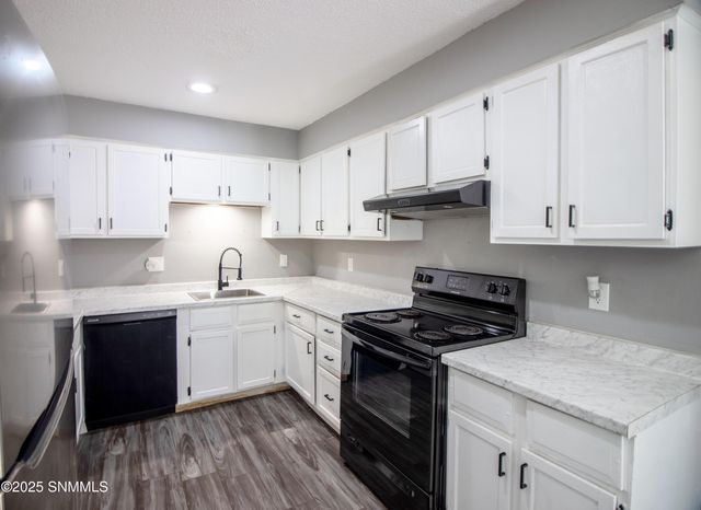 1306 Wyoming Avenue 4, Las Cruces, NM 88001