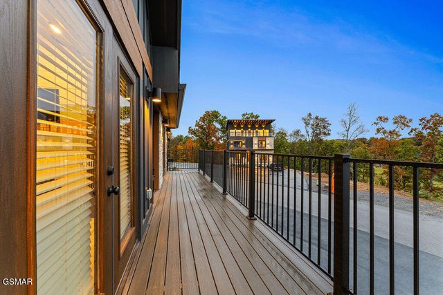 341 Rambling Creek Way, Sevierville, TN 37862