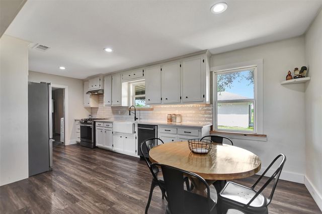 8542 Sloan Road, Midway, TX 75852