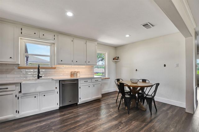 8542 Sloan Road, Midway, TX 75852