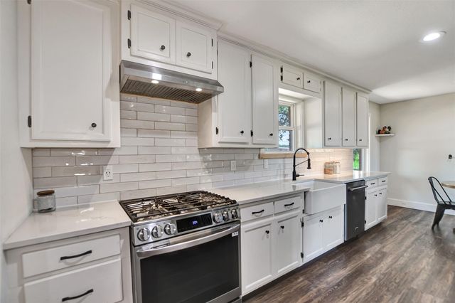 8542 Sloan Road, Midway, TX 75852