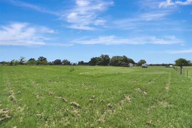 8542 Sloan Road, Midway, TX 75852