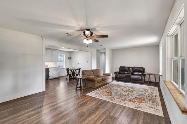 8542 Sloan Road, Midway, TX 75852