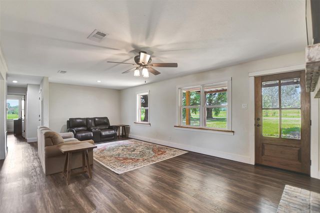 8542 Sloan Road, Midway, TX 75852