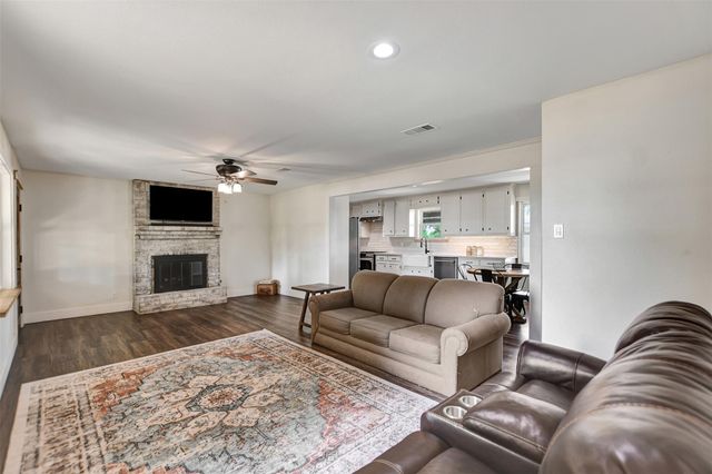 8542 Sloan Road, Midway, TX 75852