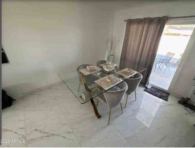 8830 W GLENROSA Avenue, Phoenix, AZ 85037