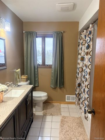 17400 Timothy Drive, Southgate, MI 48195