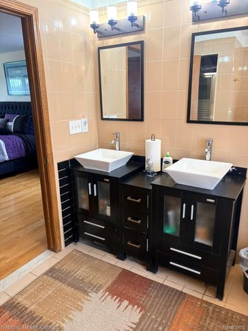 17400 Timothy Drive, Southgate, MI 48195