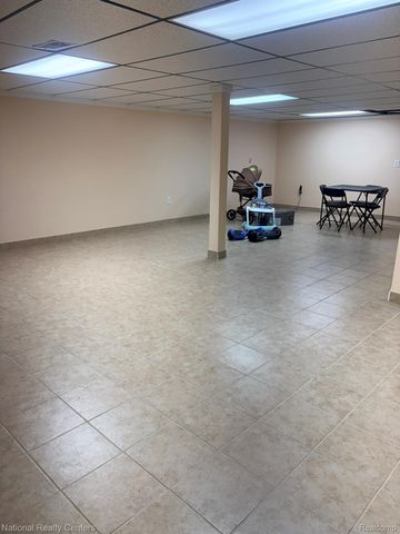 17400 Timothy Drive, Southgate, MI 48195