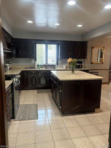 17400 Timothy Drive, Southgate, MI 48195