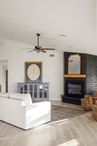 200 Kings Way, Cottonwood Shores, TX 78657