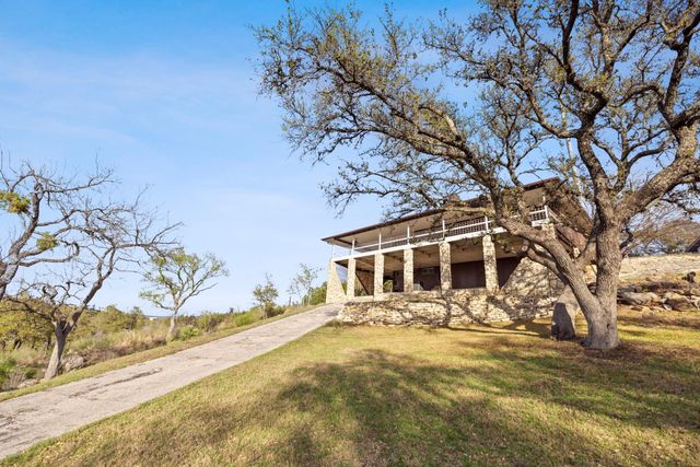 200 Kings Way, Cottonwood Shores, TX 78657