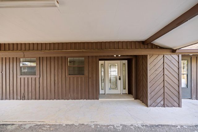 200 Kings Way, Cottonwood Shores, TX 78657