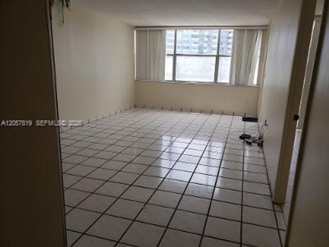 1300 NE Miami Gardens Dr 419E, Miami, FL 33179