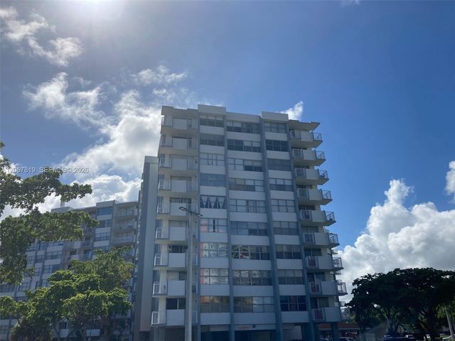 1300 NE Miami Gardens Dr 419E, Miami, FL 33179