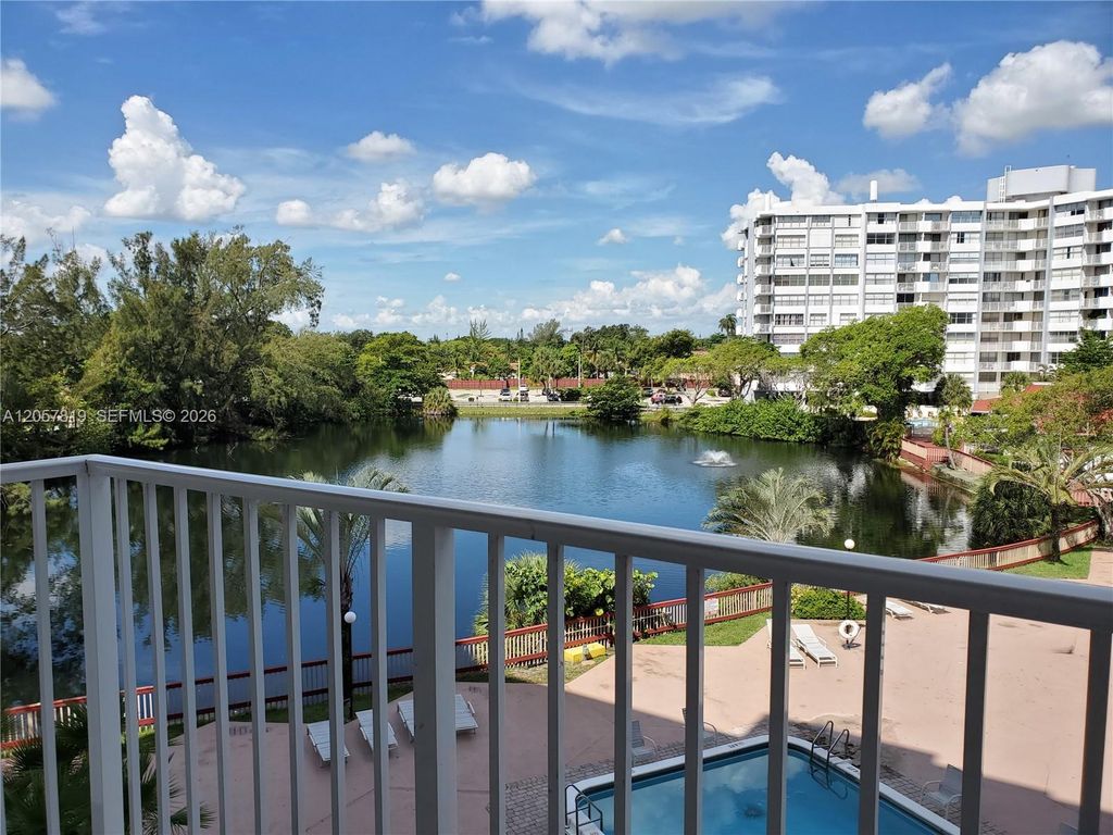 1300 NE Miami Gardens Dr 419E, Miami, FL 33179