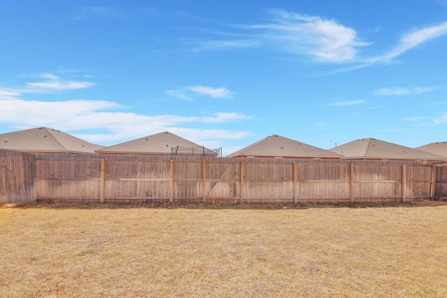 8411 10th Place, Lubbock, TX 79416