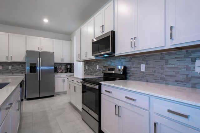 560 Veridian Circle NW, Palm Bay, FL 32907