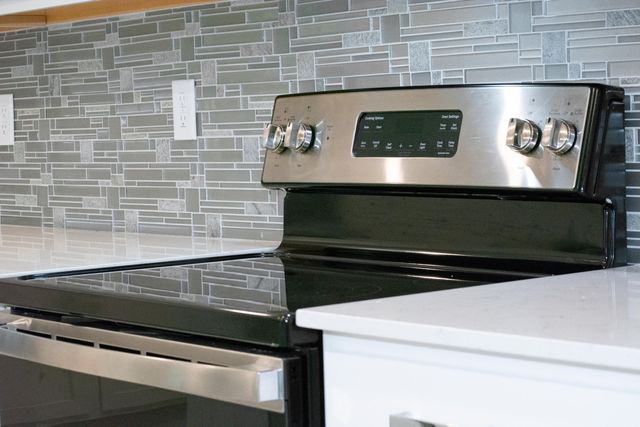 560 Veridian Circle NW, Palm Bay, FL 32907