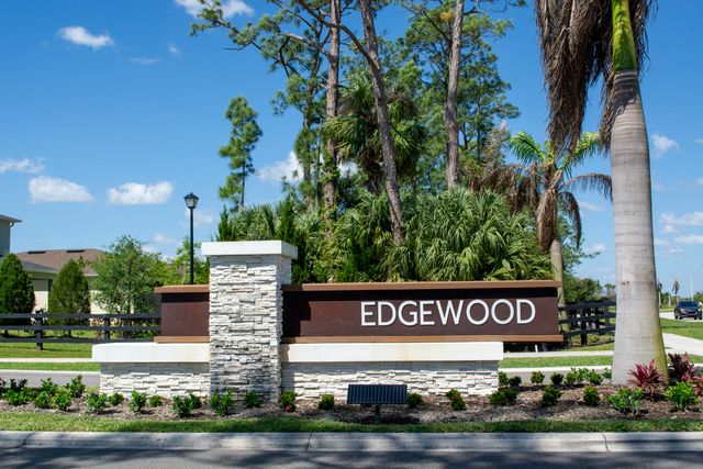 560 Veridian Circle NW, Palm Bay, FL 32907