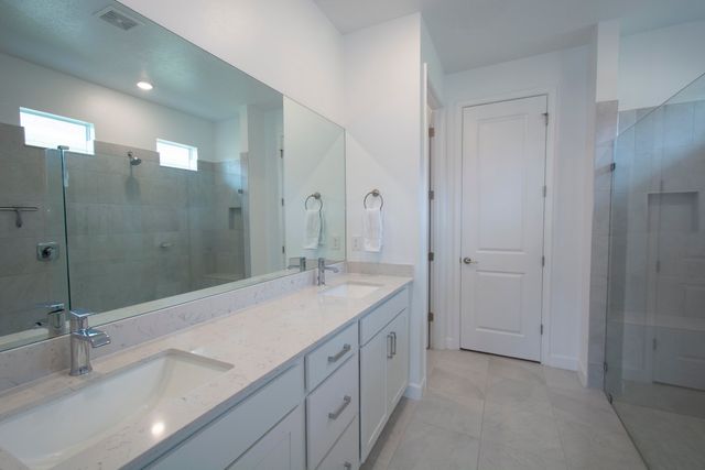 560 Veridian Circle NW, Palm Bay, FL 32907