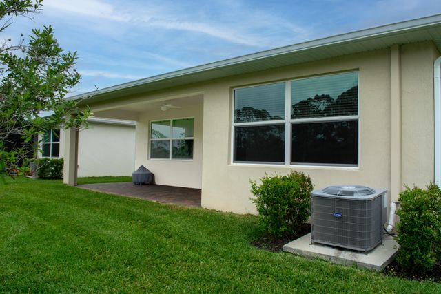 560 Veridian Circle NW, Palm Bay, FL 32907