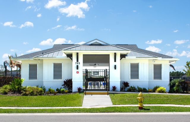 560 Veridian Circle NW, Palm Bay, FL 32907