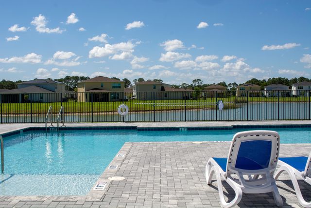 560 Veridian Circle NW, Palm Bay, FL 32907