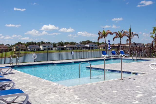 560 Veridian Circle NW, Palm Bay, FL 32907