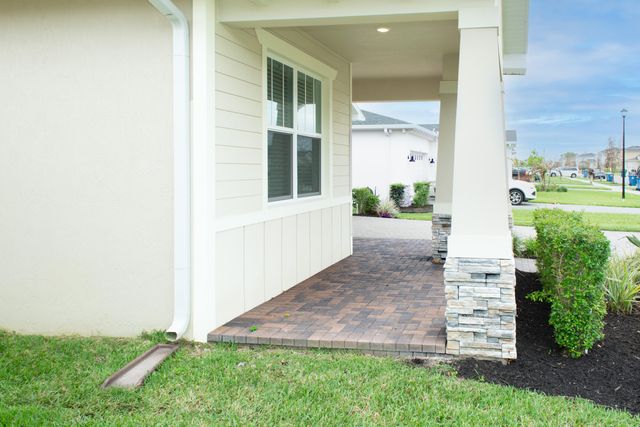 560 Veridian Circle NW, Palm Bay, FL 32907