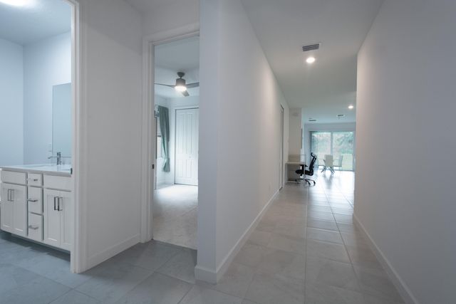 560 Veridian Circle NW, Palm Bay, FL 32907