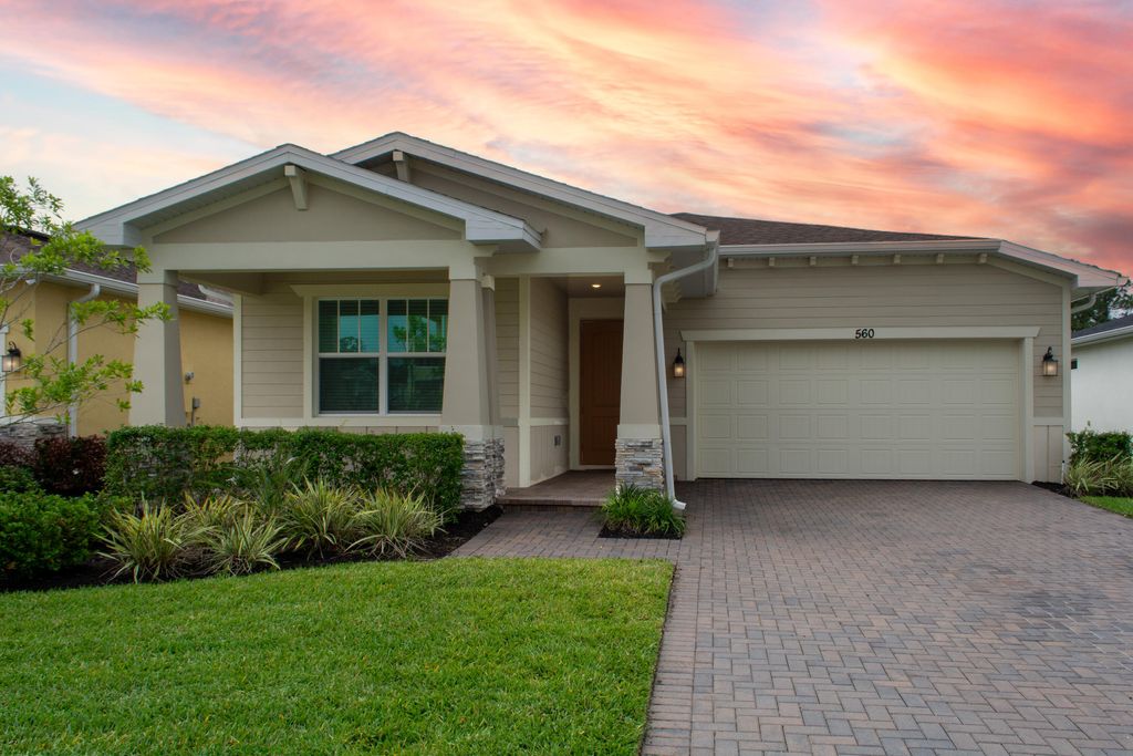 560 Veridian Circle NW, Palm Bay, FL 32907