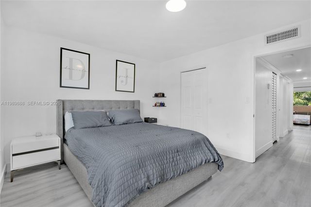 9956 SW 88th St 128-1, Miami, FL 33176