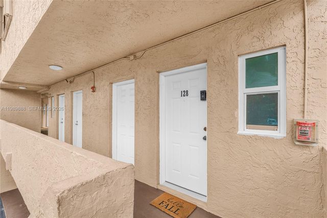 9956 SW 88th St 128-1, Miami, FL 33176