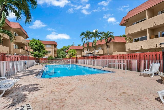 9956 SW 88th St 128-1, Miami, FL 33176