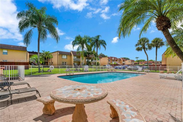 9956 SW 88th St 128-1, Miami, FL 33176