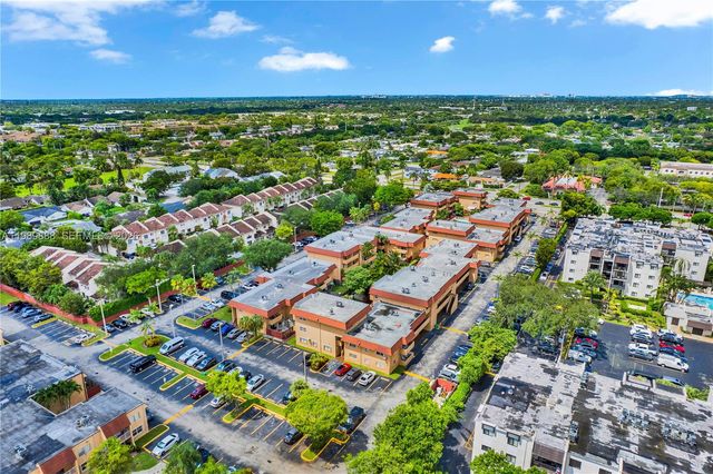 9956 SW 88th St 128-1, Miami, FL 33176