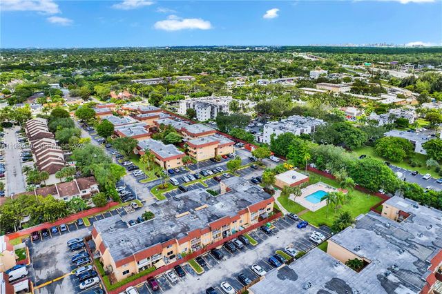 9956 SW 88th St 128-1, Miami, FL 33176