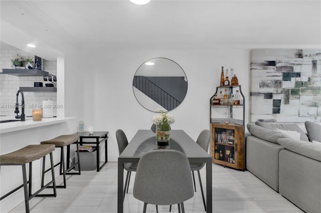 9956 SW 88th St 128-1, Miami, FL 33176