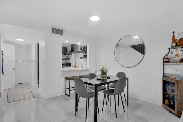 9956 SW 88th St 128-1, Miami, FL 33176