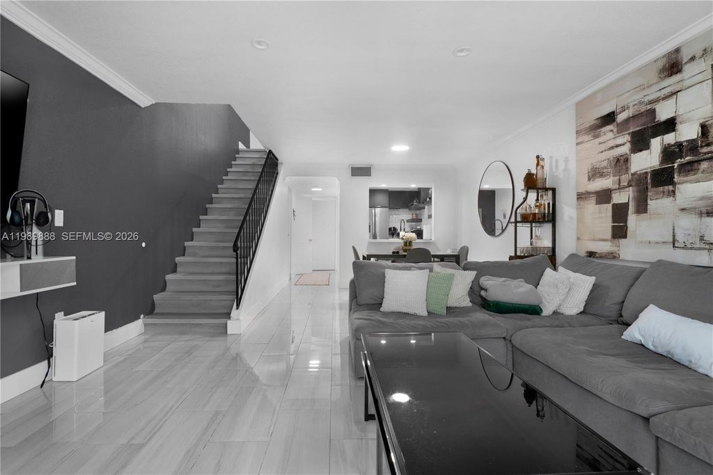 9956 SW 88th St 128-1, Miami, FL 33176