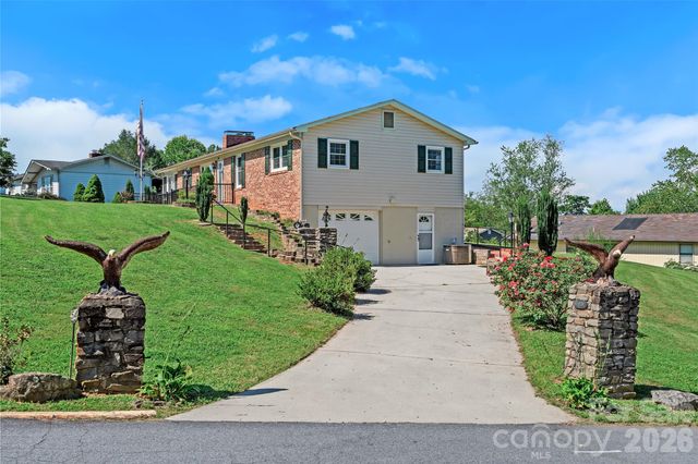 54 Terrace Drive, Weaverville, NC 28787