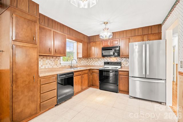 54 Terrace Drive, Weaverville, NC 28787