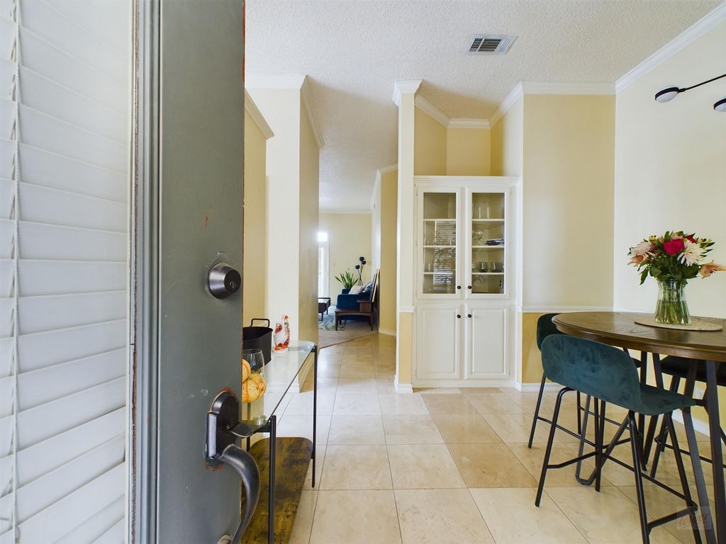 914 W 26th ST 303, Austin, TX 78705