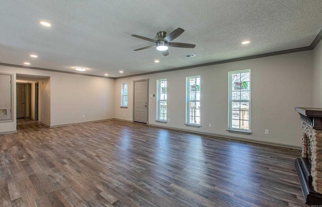 114 John Shelton Rd, Jacksonville, AR 72076