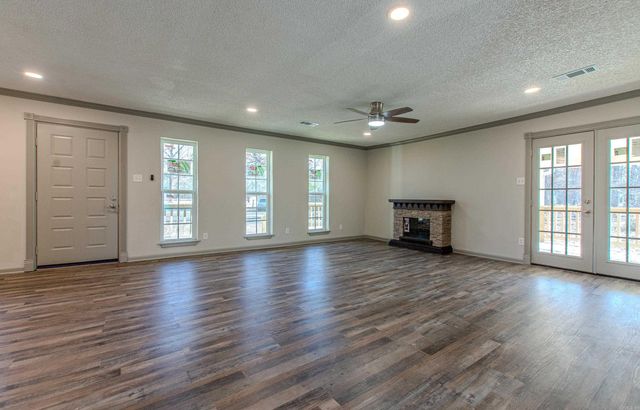 114 John Shelton Rd, Jacksonville, AR 72076