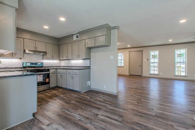 114 John Shelton Rd, Jacksonville, AR 72076